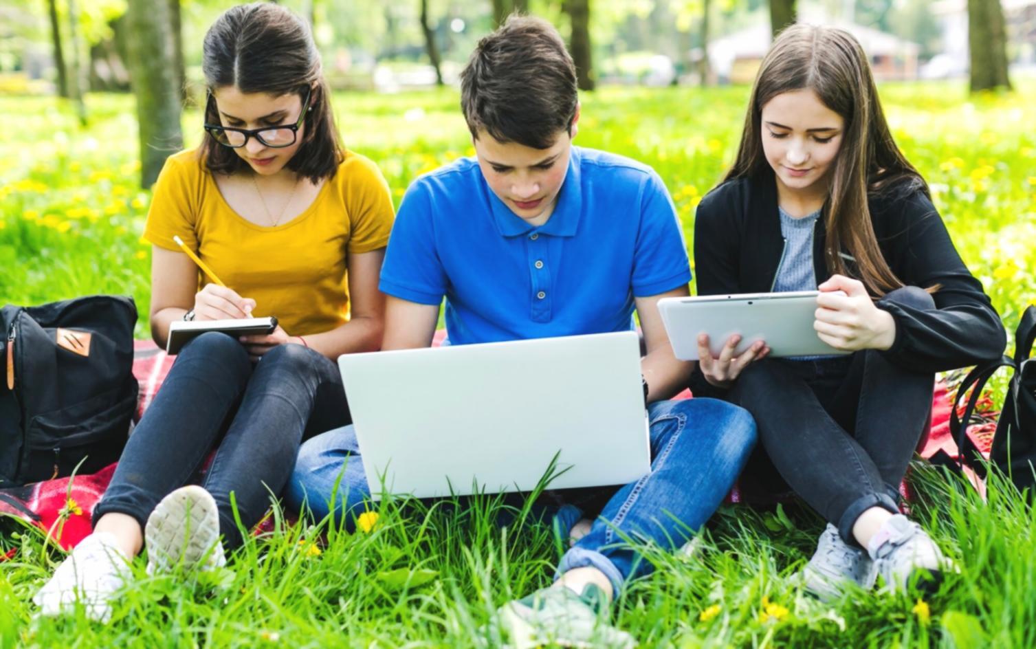 Seguimiento mensual y ajustes del plan financiero personal